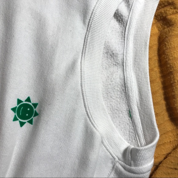 White Crop Sweater - Picture 4 of 4